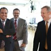 El Senador Richard Durbin Recorre el Campo de Veteranos de UNO