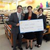 Walmart Entrega Cheque a Casa Central