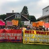 Manifestantes contra Freddie Mac y Fannie Mae <em>‘luchen, luchen, luchen por los derechos humanos de la vivienda’</em>