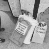 Los Padres de las Escuelas Públicas Protestan por una ‘Educación Raquítica’