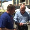 Quinn Lleva la Campaña de Petición Take Charge Chicago al Ayuntamiento