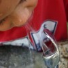 El Gobernador Rauner Firma el Proyecto Prueba de Plomo