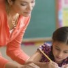 El Gobernador Firma el Acta SB 2912 – Sobre Escasez de Maestros, Mayor Acceso a Educadores Entrenados Fuera de Illinois