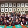 Estudiantes de St. Bruno Visitan el Ayuntamiento Histórico de Chicago