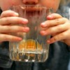 No Jugo de Frutas para los Niños Menores de Un Año, Dicen los Doctores