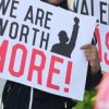 Los Salarios de los Trabajadores de Comida Rápida Rezagados en la Oficina de Chicago de Rauner tras el Veto a $15/Hora para 2.3 Millones de Trabajadores de Illinois
