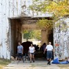 Miembros de la Comunidad Enojados por la Remoción de Tiendas de la Ciudad