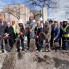 La Ciudad Pone la Primera Piedra en la Nueva Jewel-Osco en Woodlawn