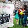 Familias y Simpatizantes Sostuvieron una Vigilia Fuera de la Cárcel del Condado de Cook en Honor a las Madres
