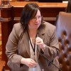 Castro: Rauner Prioritiza a los Grandes Bancos sobre los Consumidores Locales