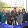 Preckwinkle Corta la Cinta del Nuevo Edificio Profesional en el Hospital Stroger