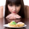 Nueva Revisión de Estudios Científicos Confirma que se Puede Reducir el Antojo por la Comida