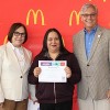 Empleados de McDonald’s Obtienen un Diploma ESL a Través del Programa Archways to Opportunity
