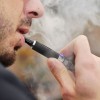 Procurador General Pide a los Consumidores que Eviten los Cigarrillos E y los Productos Vape