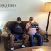 Humble Design Sirve al Cliente No. 2,000 en su Lucha Contra la Falta de Vivienda