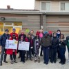 Los Habitantes de Chicago Duermen al Aire Libre en Apoyo a los Jóvenes sin Hogar