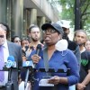 Activistas Exigen que el Gobernador Pritzker Atienda la Crisis del Agua en las Prisiones de Illinois