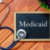 El Fiscal General Raoul Acusa a una Mujer del Condado de Cook por Supuesto Fraude a Medicaid