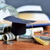 El Gob. Pritzker e Illinois DCFS Otorgan Número Récord de Becas Universitarias a Jóvenes Bajo Cuidado, Actuales y Anteriores