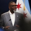 El Alcalde Brandon Johnson Testificará Ante el Congreso