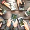La Senadora Castro Lucha por Mantener los Celulares y las Redes Sociales Fuera de las Aulas