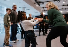 DCASE, Goodman Theatre Produce 100 Actos Teatrales Gratuitos