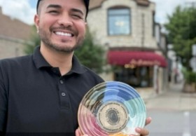 La Catedral Café, Joya Local, Recibe el Reconocimiento “Illinois Made Makers”