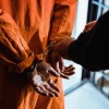 Menor de Edad Arrestado por el Asesinato de un Estudiante de Morton East.