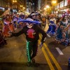 El Desfile Anual de Halloween “Arts in the Dark” se Ttraslada a Columbus Drive