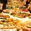 Consejos para Comer Bien y Mantenerse Activo Durante las Fiestas