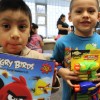LULAC Chicago & P&G Donan Juguetes a Niños Necesitados