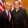 El Alcalde Emanuel se Reúne con Antigua Estrella del Chicago Fire