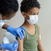 IDPH se Asocia con ICAAP para Educar Sobre las Vacunas para Niños Menores de 5 Años Antes de la Aprobación de CDC