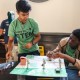 Exelon Foundation organizó los programas STEM Academy y Boys to STEM Academy de una semana de duración en la Universidad DePaul